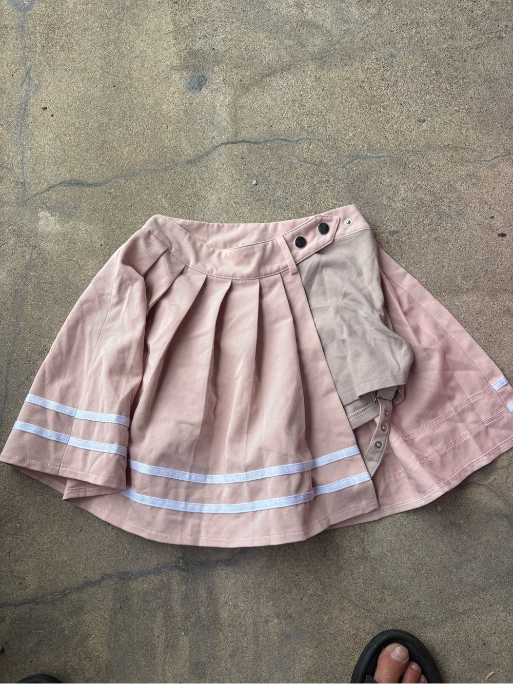 Pleated Dusty Pink Mini Skirt with Contrast Stripes